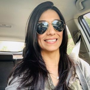 Meet your Posher, Adrianna